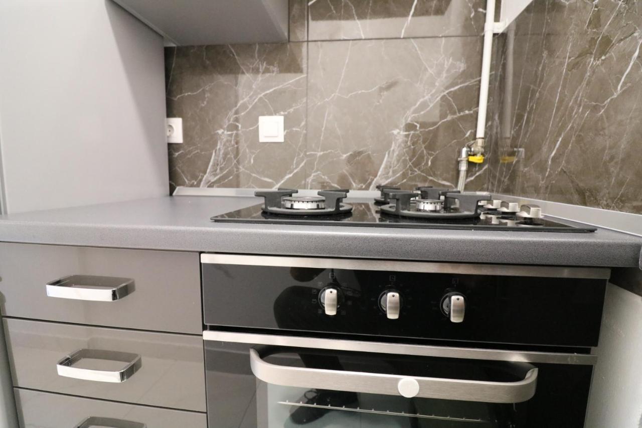 Sneky Apartment Pula Bagian luar foto